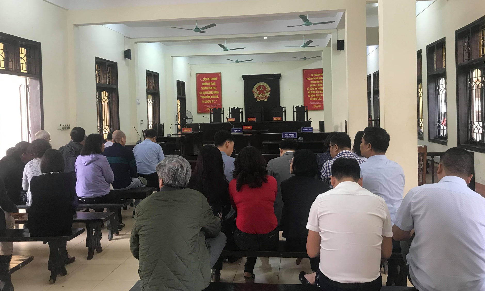 Xử vụ đánh bạc ngàn tỉ giai đoạn 2: Hoãn tòa do cựu Bộ trưởng Trương Minh Tuấn vắng mặt