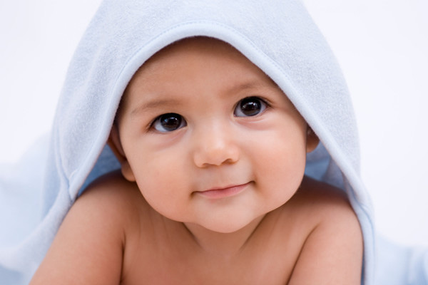 Người nước ngoài nhận con riêng của vợ làm con nuôi