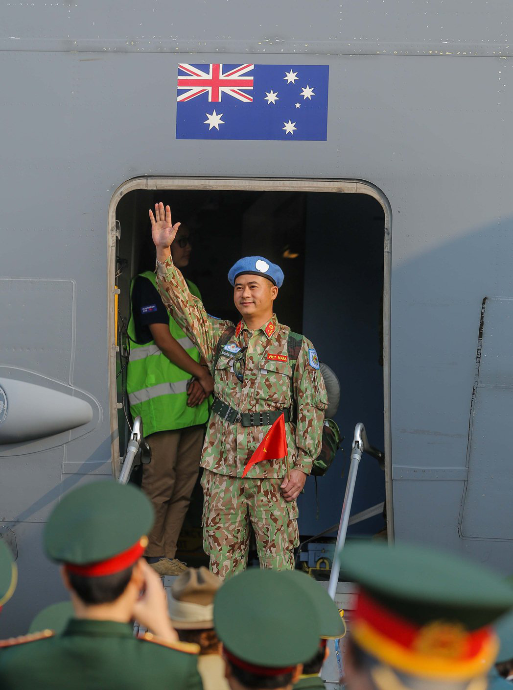 Cận cảnh ngựa thồ C-17 đưa bệnh viện d&atilde; chiến sang Nam Sudan l&agrave;m nhiệm vụ g&igrave;n giữ h&ograve;a b&igrave;nh - Ảnh 12.