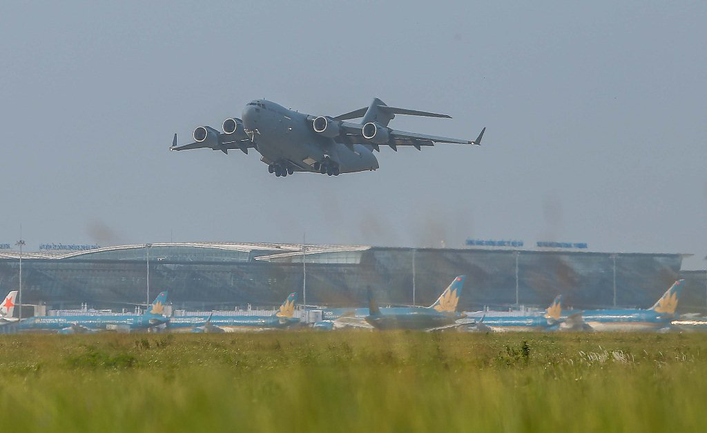 Cận cảnh "ngựa thồ" C-17 đưa bệnh viện dã chiến sang Nam Sudan làm nhiệm vụ gìn giữ hòa bình