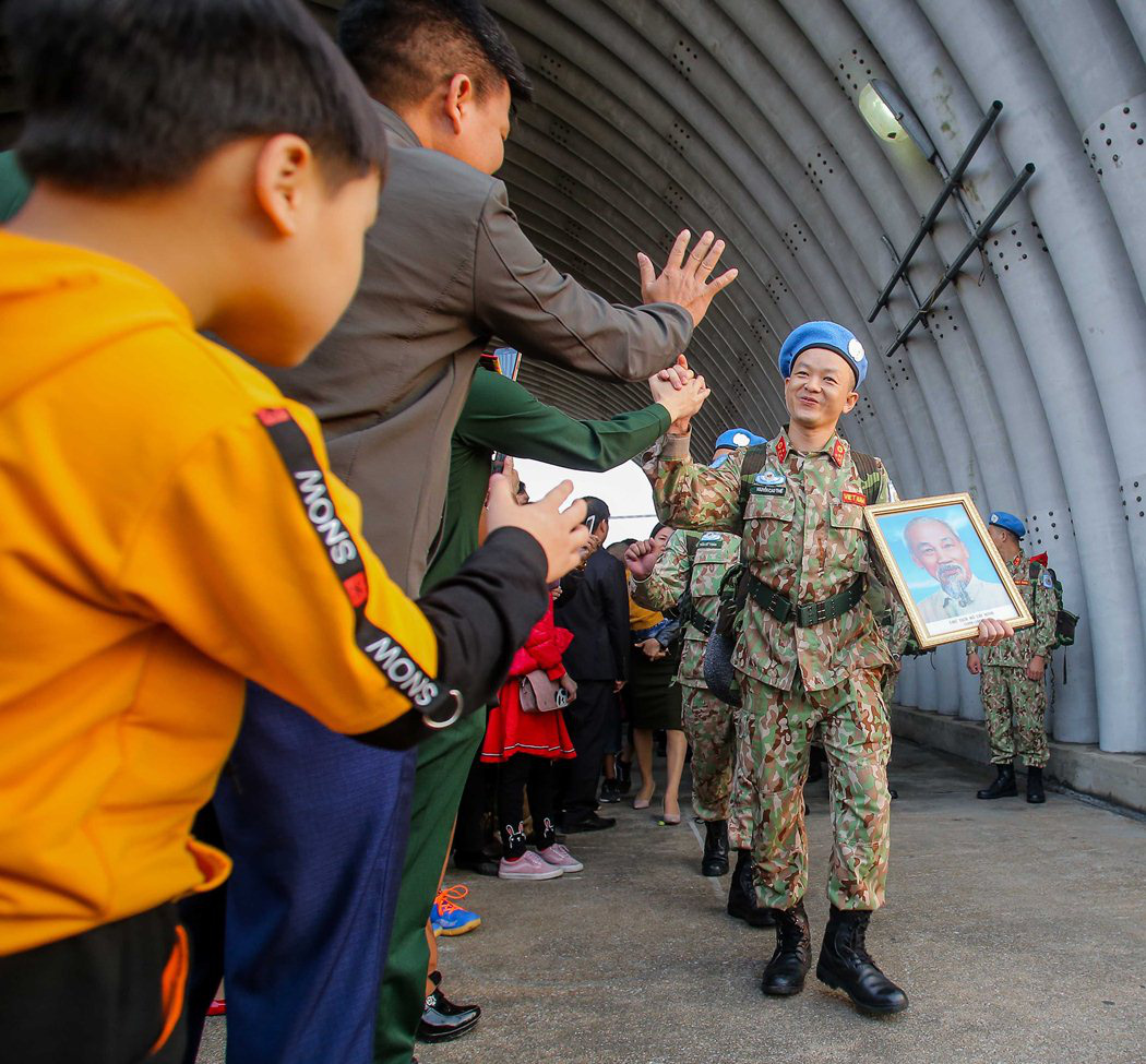 Cận cảnh ngựa thồ C-17 đưa bệnh viện d&atilde; chiến sang Nam Sudan l&agrave;m nhiệm vụ g&igrave;n giữ h&ograve;a b&igrave;nh - Ảnh 2.