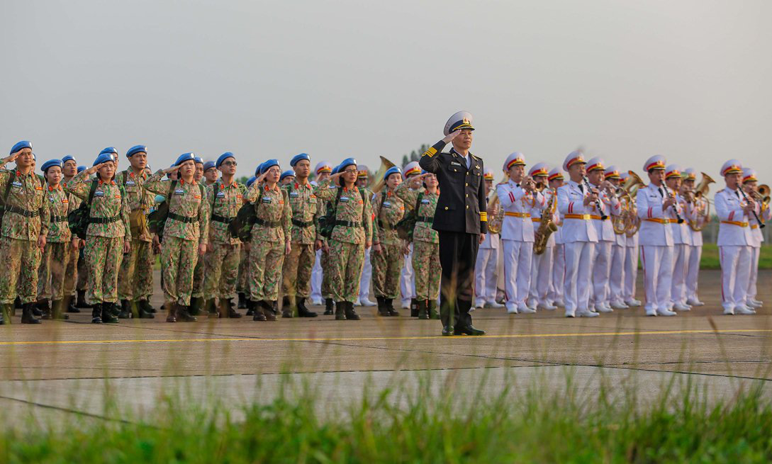 Cận cảnh ngựa thồ C-17 đưa bệnh viện d&atilde; chiến sang Nam Sudan l&agrave;m nhiệm vụ g&igrave;n giữ h&ograve;a b&igrave;nh - Ảnh 6.