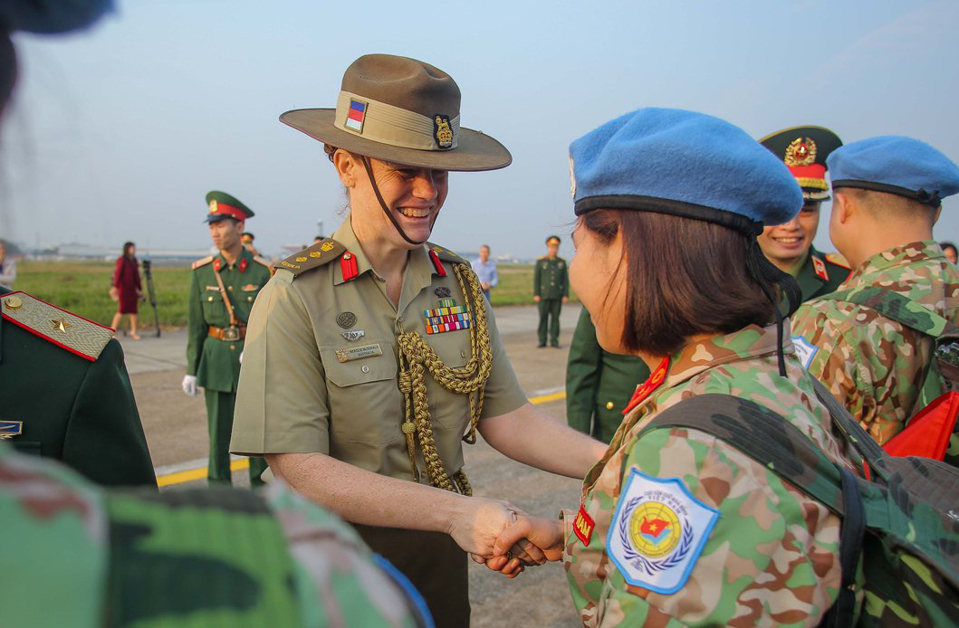Cận cảnh ngựa thồ C-17 đưa bệnh viện d&atilde; chiến sang Nam Sudan l&agrave;m nhiệm vụ g&igrave;n giữ h&ograve;a b&igrave;nh - Ảnh 11.