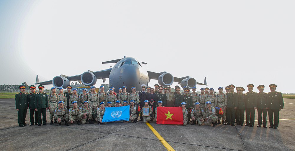 Cận cảnh ngựa thồ C-17 đưa bệnh viện d&atilde; chiến sang Nam Sudan l&agrave;m nhiệm vụ g&igrave;n giữ h&ograve;a b&igrave;nh - Ảnh 7.