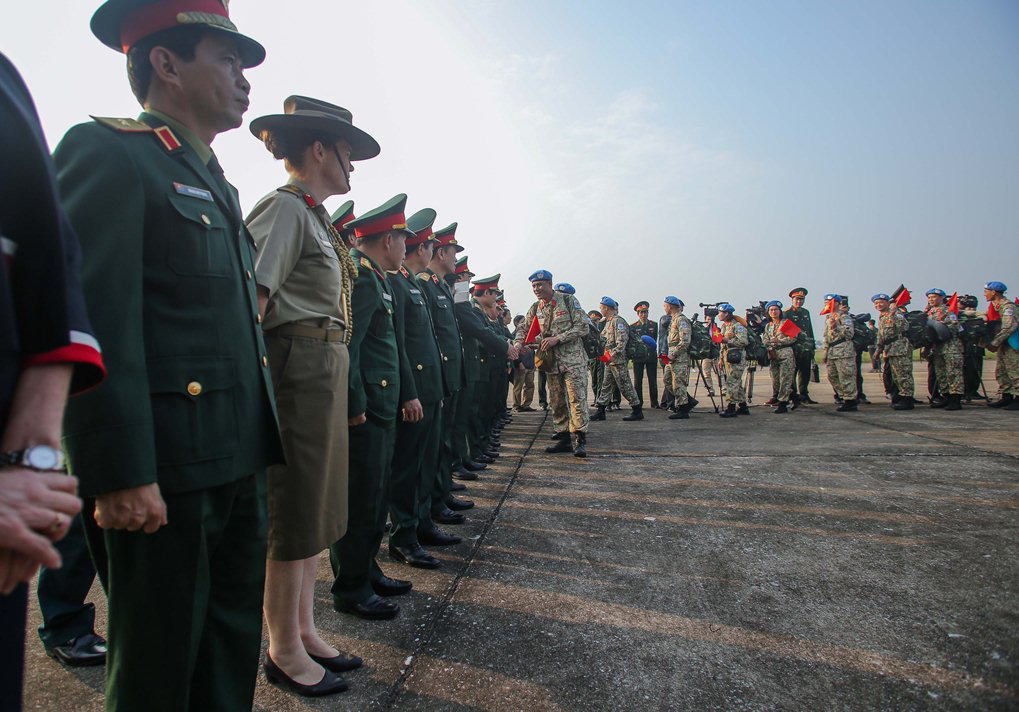Cận cảnh ngựa thồ C-17 đưa bệnh viện d&atilde; chiến sang Nam Sudan l&agrave;m nhiệm vụ g&igrave;n giữ h&ograve;a b&igrave;nh - Ảnh 8.