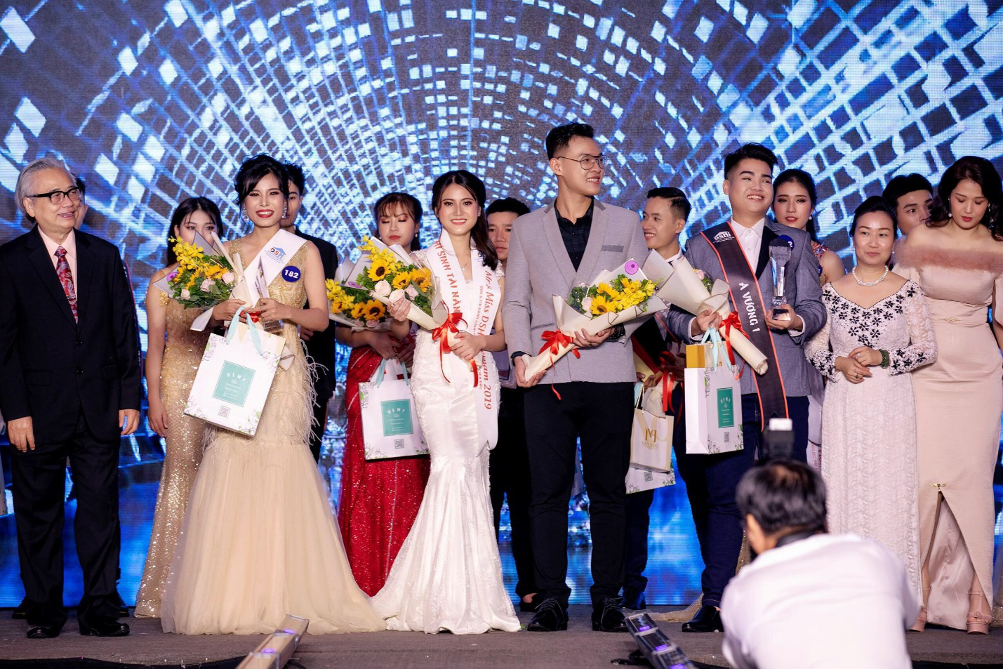 DSHi v&agrave; c&acirc;u chuyện 45 ng&agrave;y - Ảnh 4.
