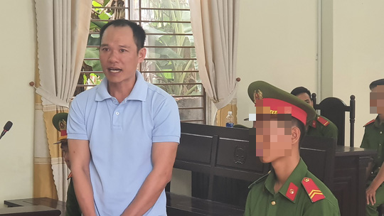 Ph&oacute; trưởng c&ocirc;ng an phường bị đ&aacute;nh tử vong ở qu&aacute;n karaoke v&igrave; bị cho l&agrave; s&agrave;m sỡ - Ảnh 1.