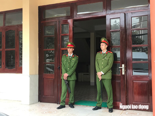 Mẹ nữ sinh giao gà khóc trong phiên tòa bị xử cùng nhóm đối tượng sát hại con mình - Ảnh 2.