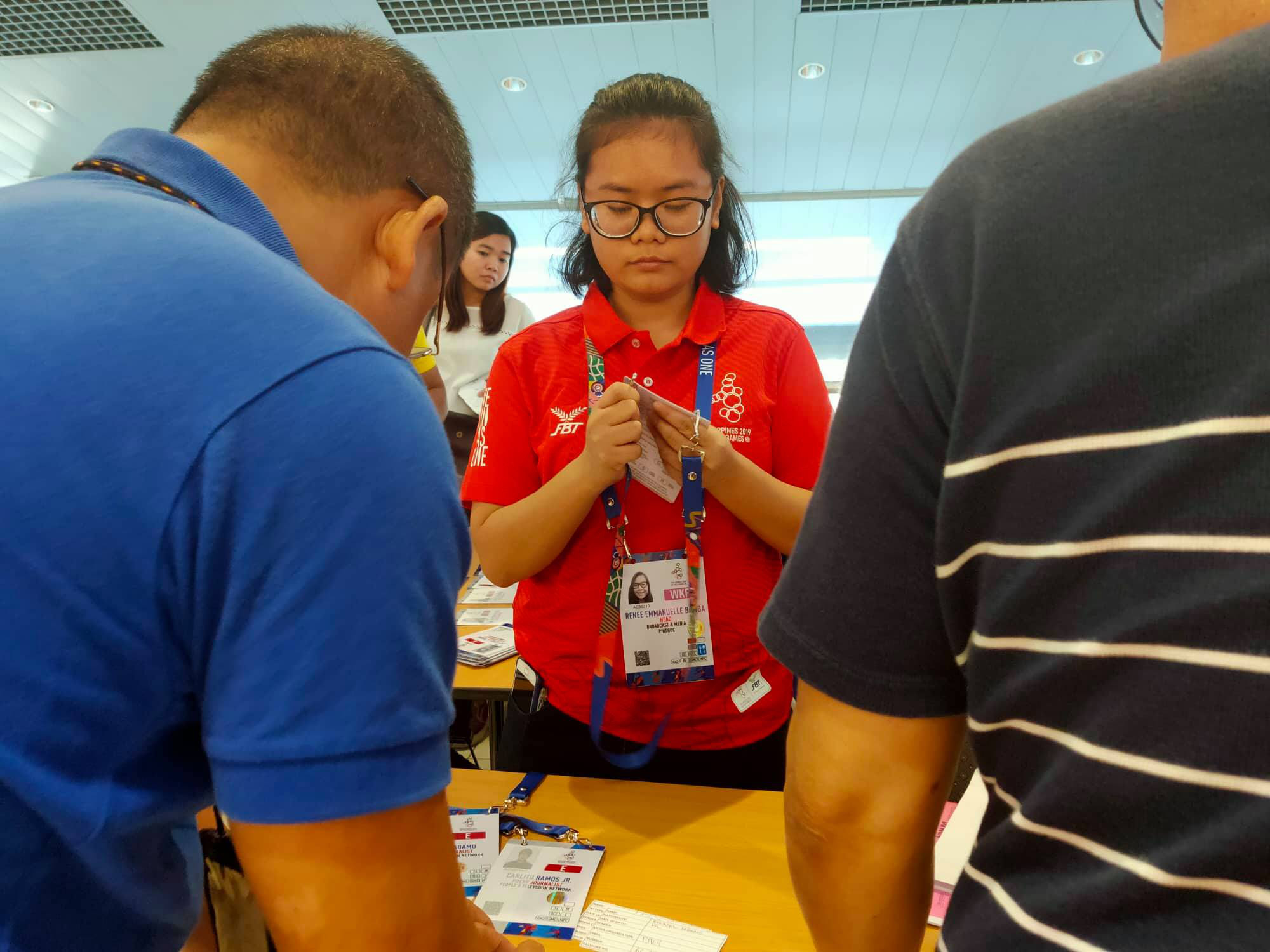 Trung t&acirc;m b&aacute;o ch&iacute; SEA Games 30 tại Manila hối hả chạy đua c&ugrave;ng thời gian - Ảnh 10.