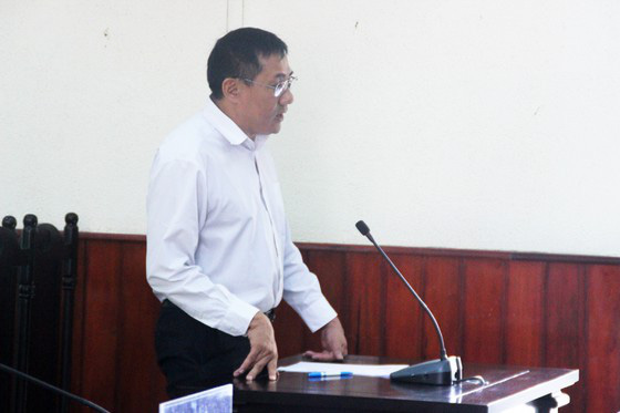 Vụ c&aacute;n bộ thuế nhận hối lộ 130 triệu đồng: Bị hại bị đề nghị xem x&eacute;t h&agrave;nh vi đưa hối lộ - Ảnh 2.