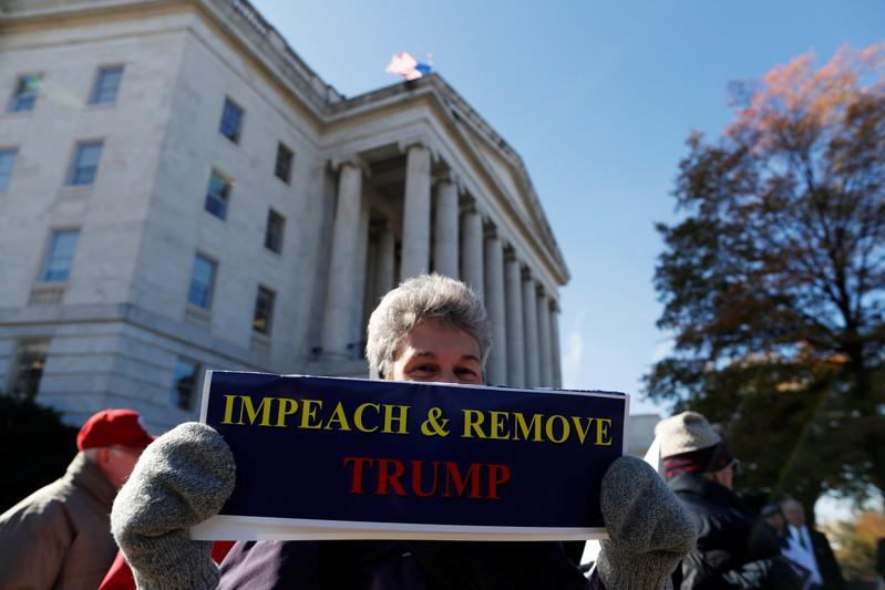 Điều tra luận tội vào giai đoạn mới, "cơ hội" đến với ông Trump