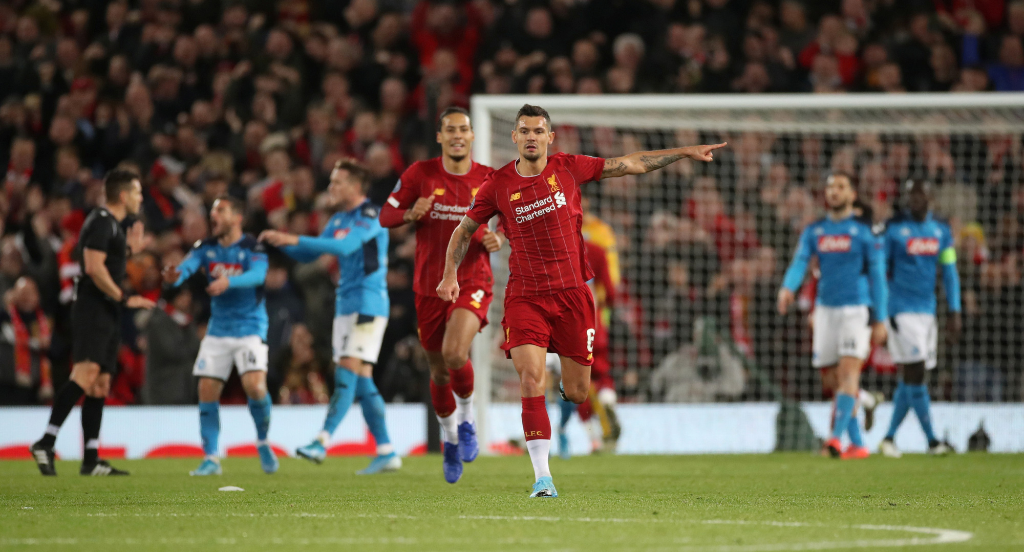 Liverpool bị cầm h&ograve;a, chưa đủ điểm v&agrave;o v&ograve;ng 2 Champions League - Ảnh 5.