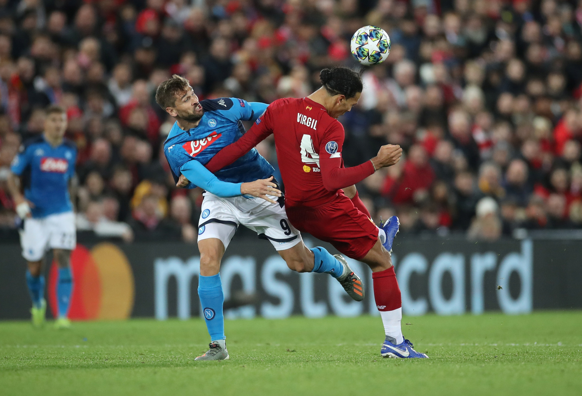 Liverpool bị cầm h&ograve;a, chưa đủ điểm v&agrave;o v&ograve;ng 2 Champions League - Ảnh 3.
