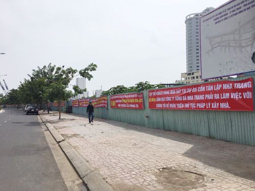 Bán đất như bán... vịt trời