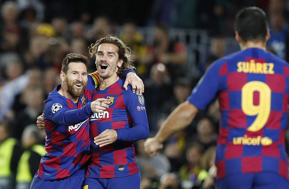 Messi thăng hoa trận 700, Barcelona vượt v&ograve;ng bảng Champions League - Ảnh 7.