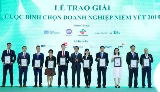 34 doanh nghiệp ni&ecirc;m yết xuất sắc nhất được vinh danh - Ảnh 1.