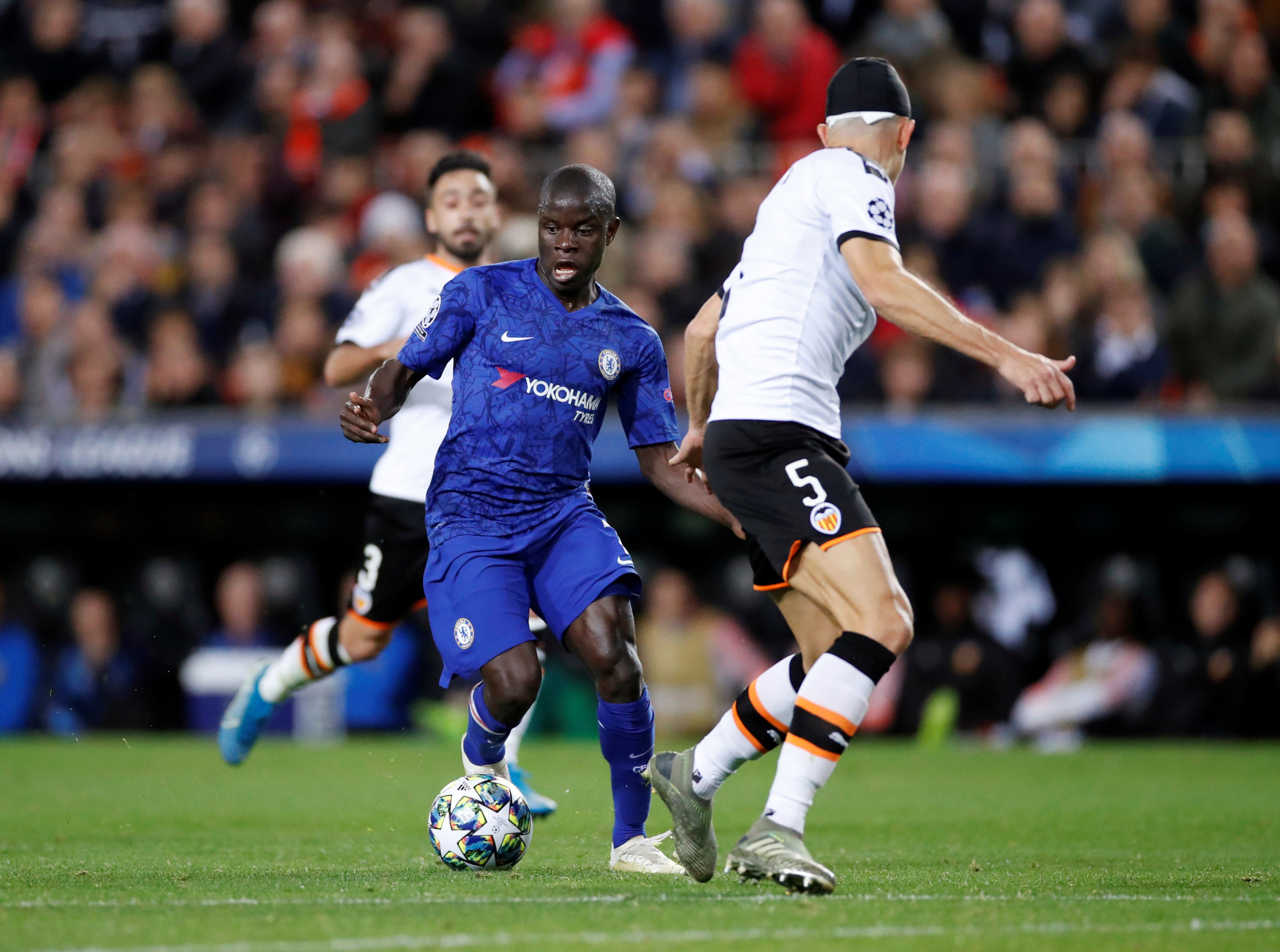 Thủ m&ocirc;n Kepa h&oacute;a người h&ugrave;ng, Chelsea h&ograve;a nghẹt thở ở T&acirc;y Ban Nha - Ảnh 2.