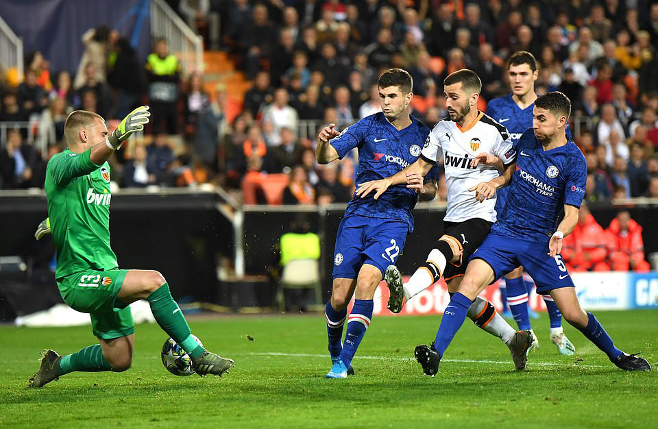 Thủ m&ocirc;n Kepa h&oacute;a người h&ugrave;ng, Chelsea h&ograve;a nghẹt thở ở T&acirc;y Ban Nha - Ảnh 5.