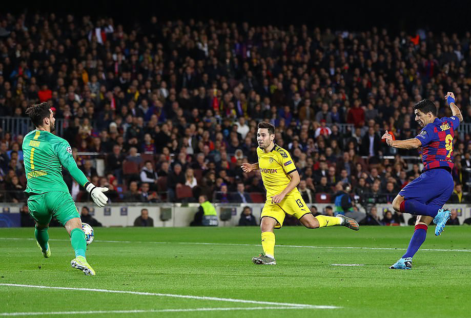 Messi thăng hoa trận 700, Barcelona vượt v&ograve;ng bảng Champions League - Ảnh 5.