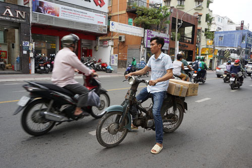 Chưa có cách xử lý xe máy "quá đát"