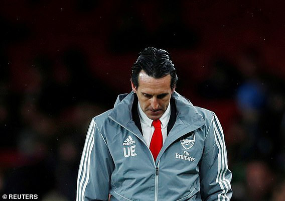 Arsenal thất bại ở Europa League, Unai Emery bị yêu cầu từ chức