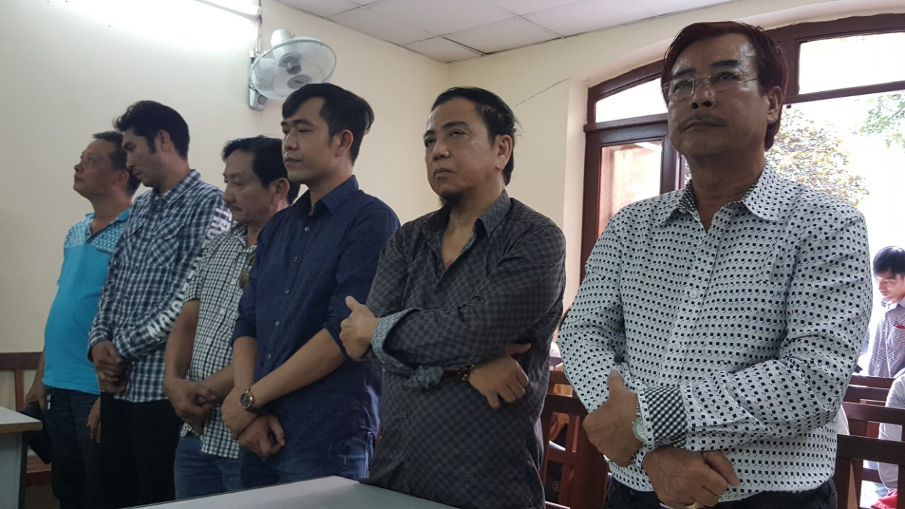 Vì sao nghệ sĩ hài Hồng Tơ chỉ bị phạt tiền khi phạm tội "Đánh bạc"?