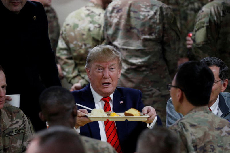 Ông Trump đến Afghanistan, có động thái bất ngờ về Taliban - Ảnh 2.