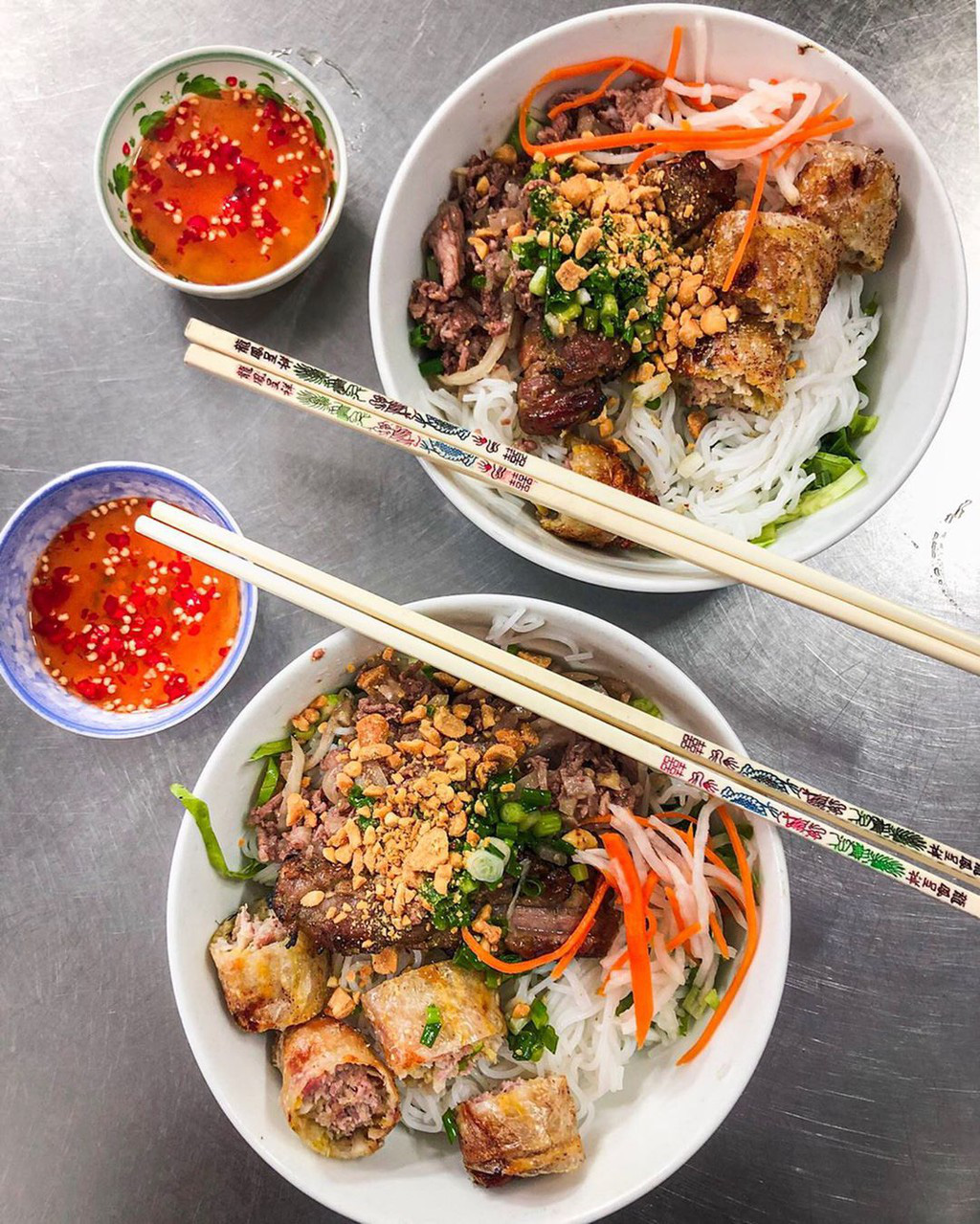 Những khu phố ẩm thực thu h&uacute;t giới trẻ ở TP HCM - Ảnh 10.