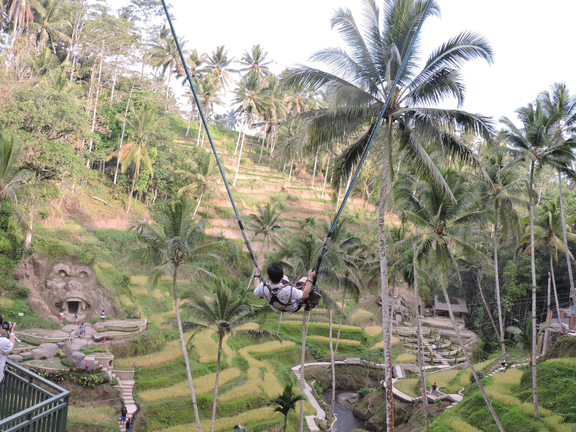 Clip: Đến Bali, đu đưa với tử thần - Ảnh 1.