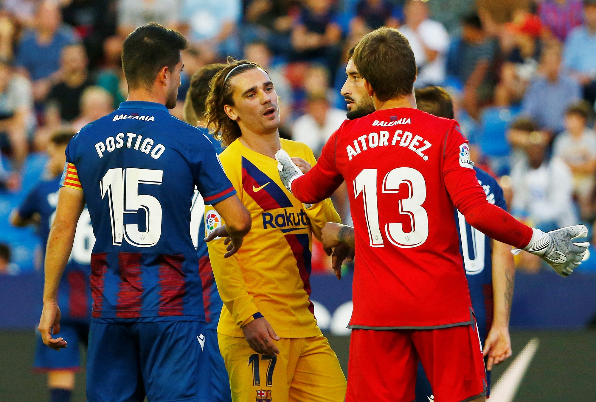Levante tạo địa chấn, Barcelona may mắn không mất ngôi La Liga