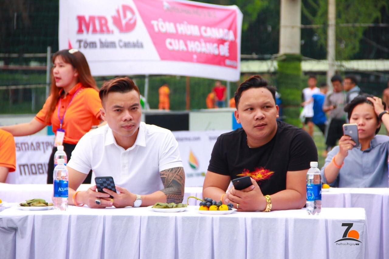 Chuyện &ocirc;ng bầu Futsal mời Phan Văn Đức, Minh Vương l&agrave;m người mẫu thể thao - Ảnh 4.
