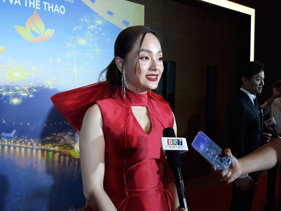Nhã Phương, Lan Phương, Midu… rực rỡ trên thảm đỏ - Ảnh 4.