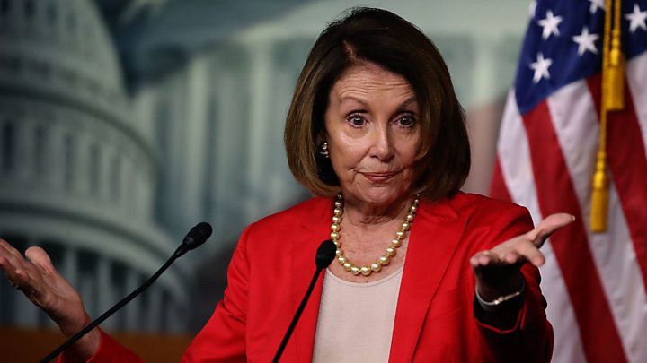 Ông Trump nói bà Pelosi “bị mất trí” - Ảnh 2.