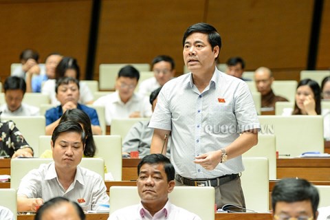 Đại biểu Lưu B&igrave;nh Nhưỡng tranh luận với Đại biểu Nguyễn Quang Dũng - Ảnh 2.