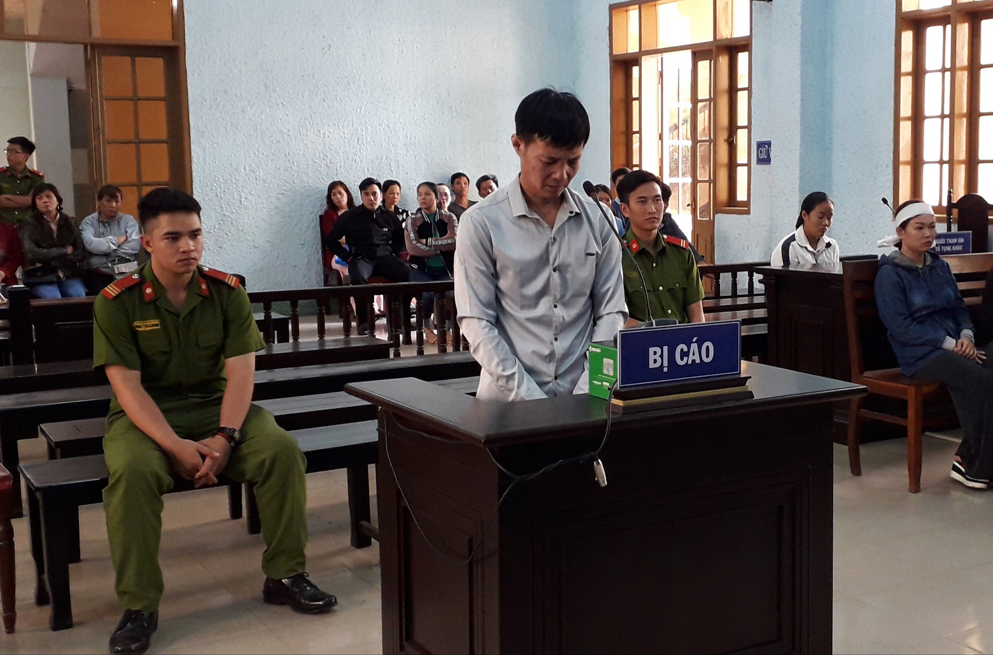 Ghen tuông, chồng mang xăng đốt vợ, nhưng lại thiêu chết người khác