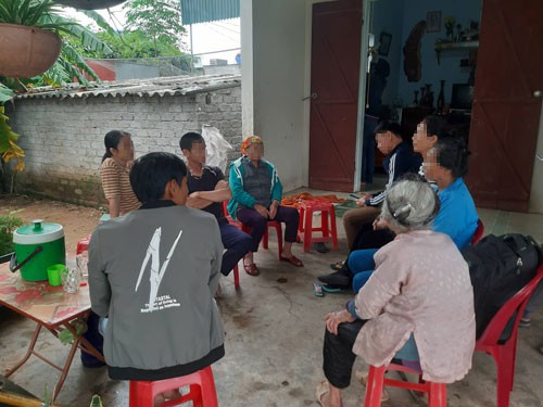 Thảng thốt chờ tin từ Anh quốc
