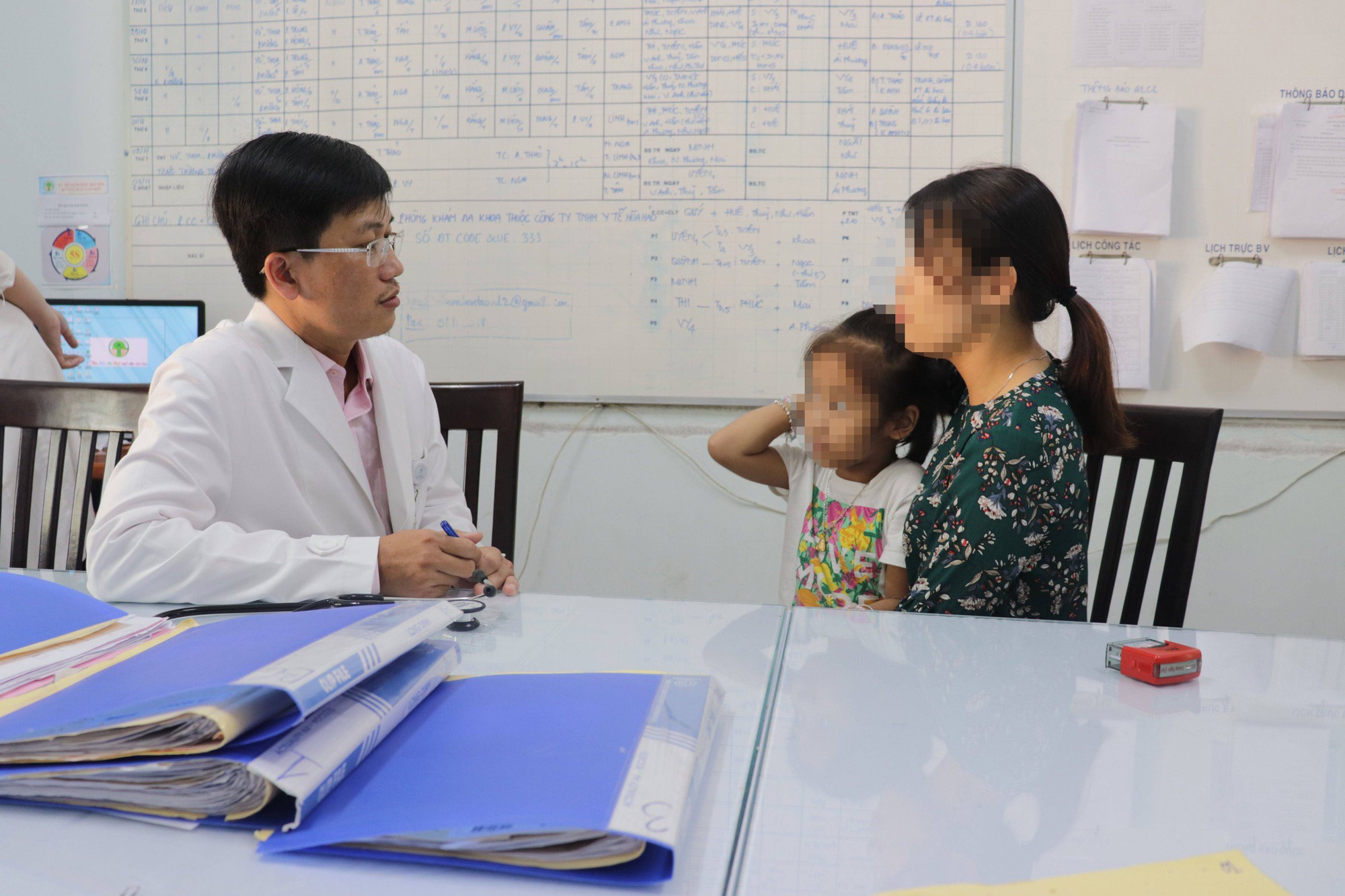 Báo động trẻ mắc chứng dậy thì sớm