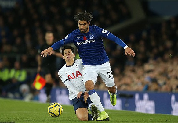 Son Heung-min đốn gãy chân đối thủ, Tottenham tiếp tục sa lầy