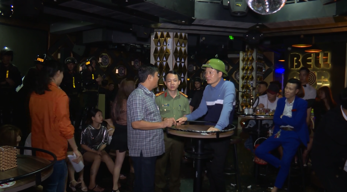 Vụ giám đốc công an dẫn 300 quân đột kích quán bar: Bí thư Tỉnh ủy gửi thư khen - Ảnh 2.