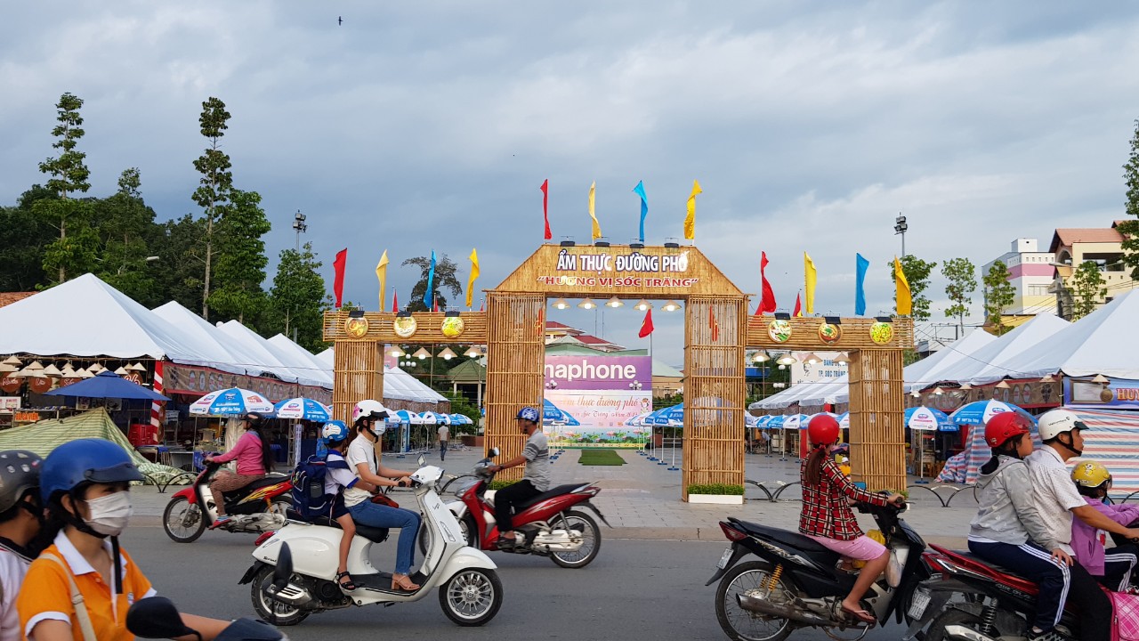 Về miền T&acirc;y xem 4.000 vận động vi&ecirc;n tranh t&agrave;i đua ghe ngo - Ảnh 3.