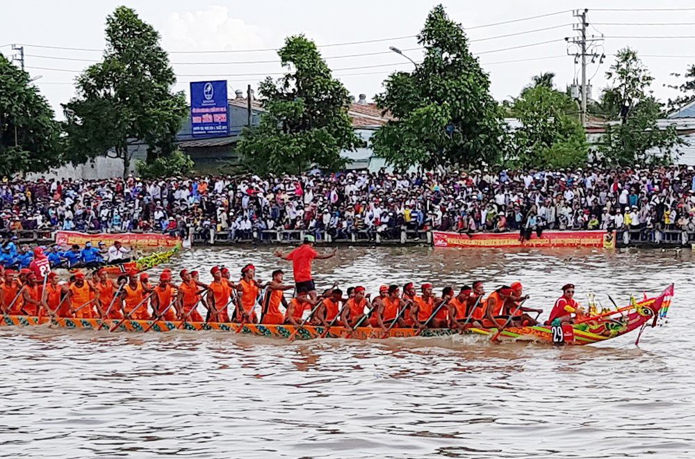 Về miền T&acirc;y xem 4.000 vận động vi&ecirc;n tranh t&agrave;i đua ghe ngo - Ảnh 2.