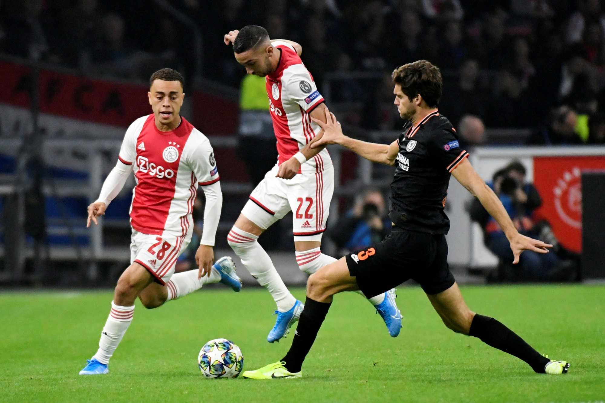 Chelsea, Ajax đá chung kết sớm ở Stamford Bridge - Ảnh 7.