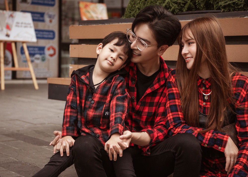 Hậu sóng gió, Thu Thủy khoe bộ ảnh gia đình hạnh phúc