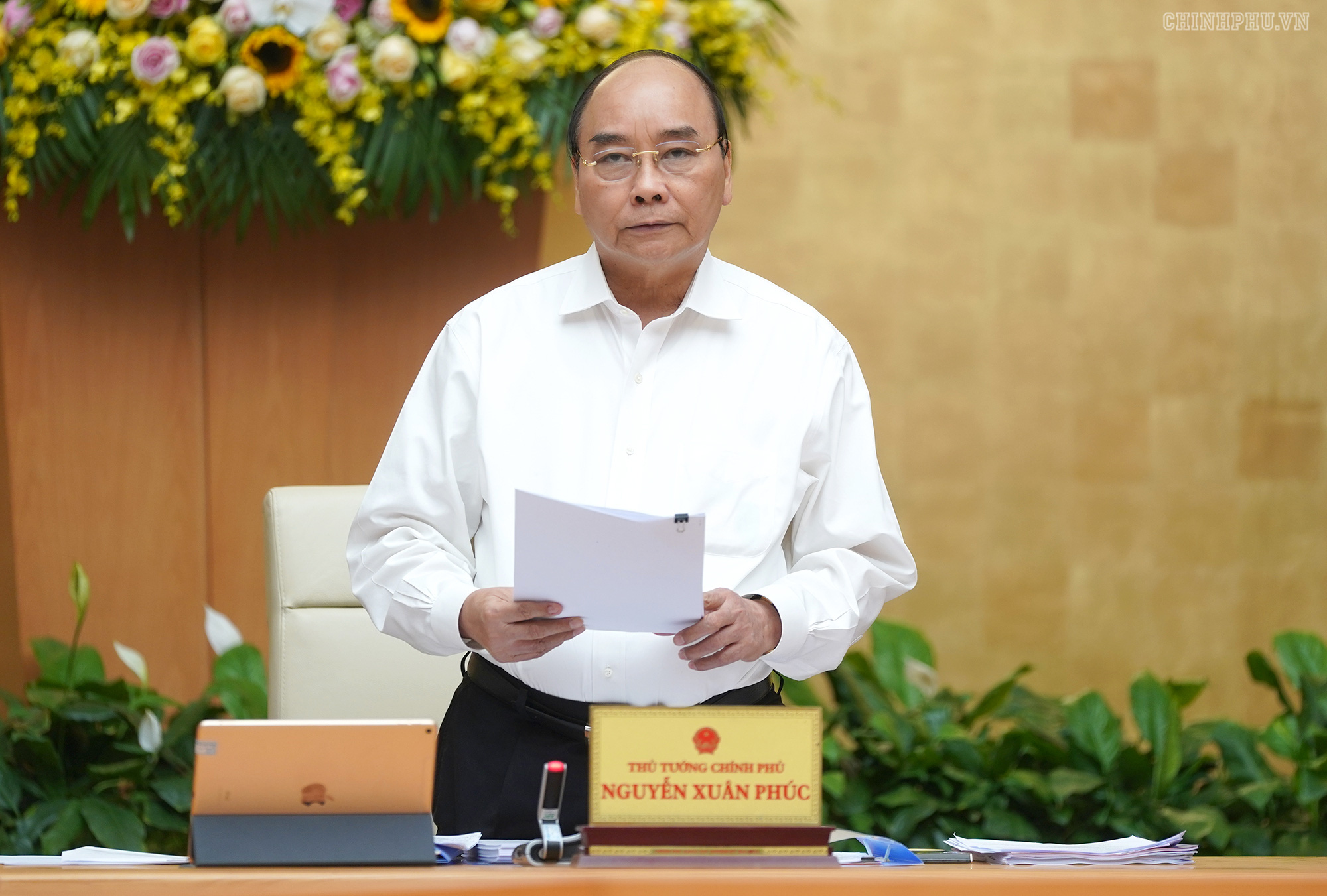 Thủ tướng Nguyễn Xuân Phúc yêu cầu không dùng ngân sách để chúc Tết, tặng quà lãnh đạo