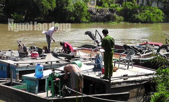 Truy quét “cát tặc” lộng hành trong đêm, bắt 4 đối tượng