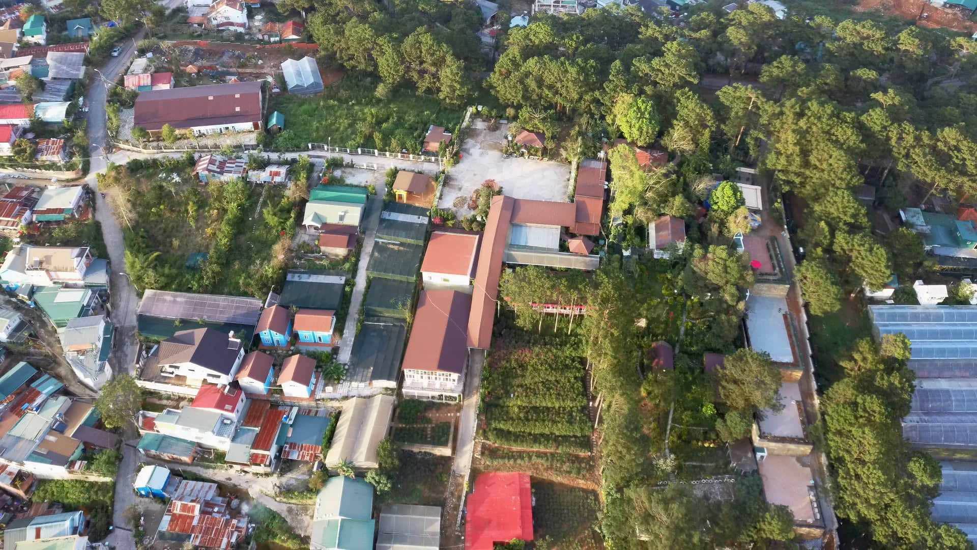 Nhà hàng hoành tráng xây dựng không phép, lấn chiếm đất rừng phòng hộ tại Đà Lạt