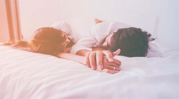 Lên giường vẫn... lười - Ảnh 1.