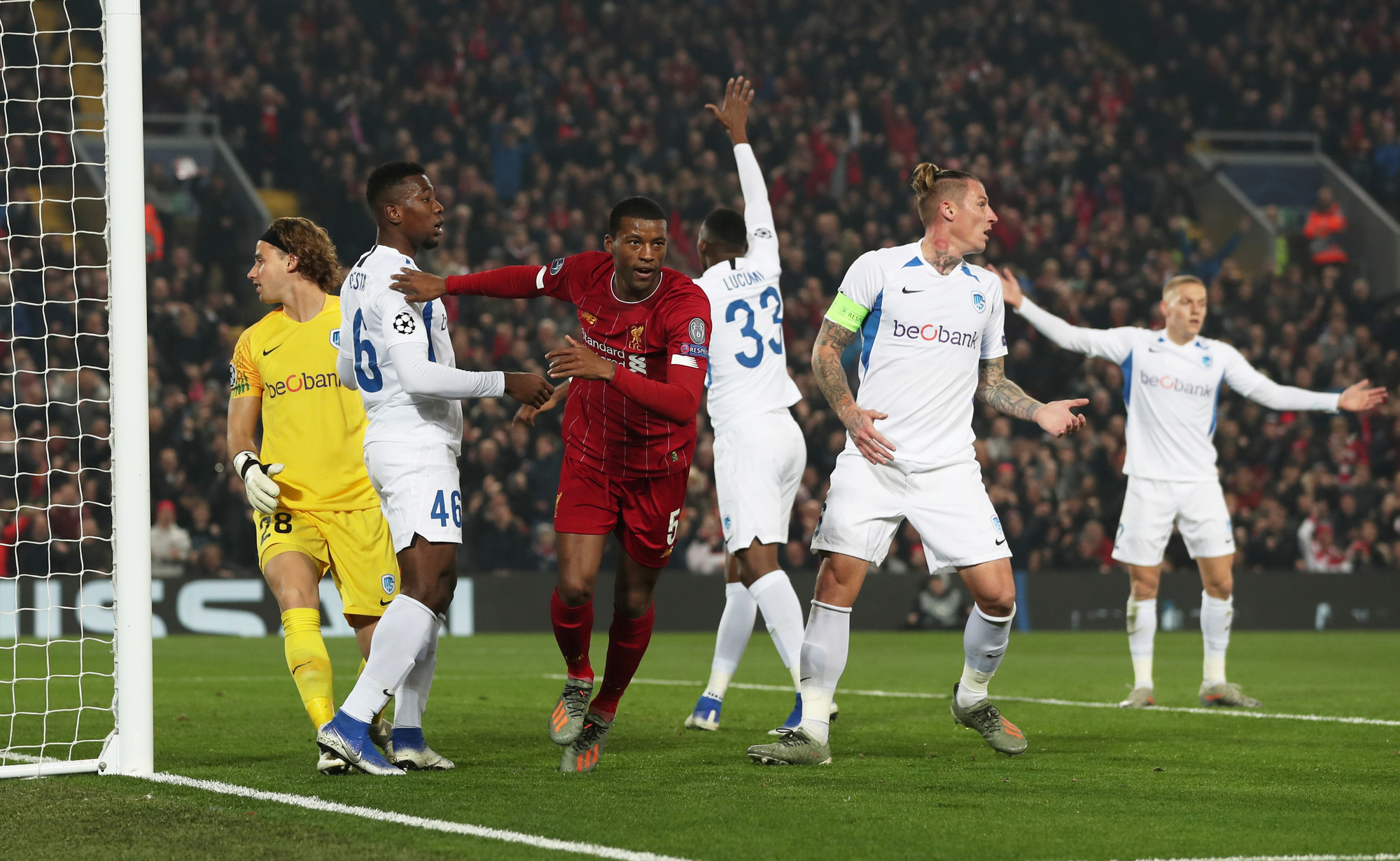Thần t&agrave;i tỏa s&aacute;ng, Liverpool l&ecirc;n ng&ocirc;i đầu bảng Champions League - Ảnh 2.