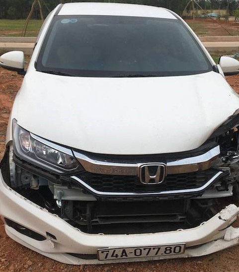 Bác sĩ điều khiển ôtô gây tai nạn, khiến 2 phụ nữ bị thương nặng rồi bỏ chạy