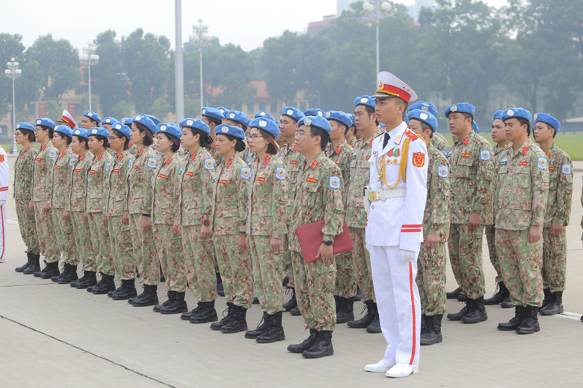 Báo công dâng Bác của Bệnh viện dã chiến trước khi lên đường gìn giữ hòa bình LHQ - Ảnh 14.